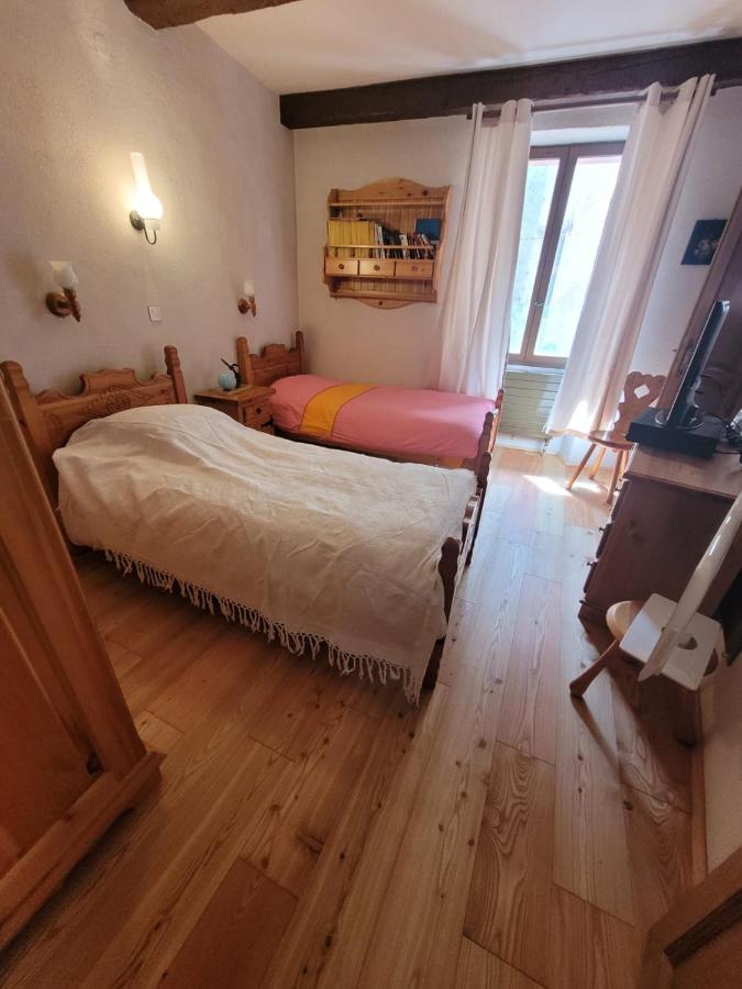 Maison De Village La Brigue Esterno foto